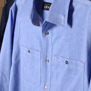 Orvis Chambray Men's Light Blue Casual Button Down Shirt wrinkle resistant Sz M